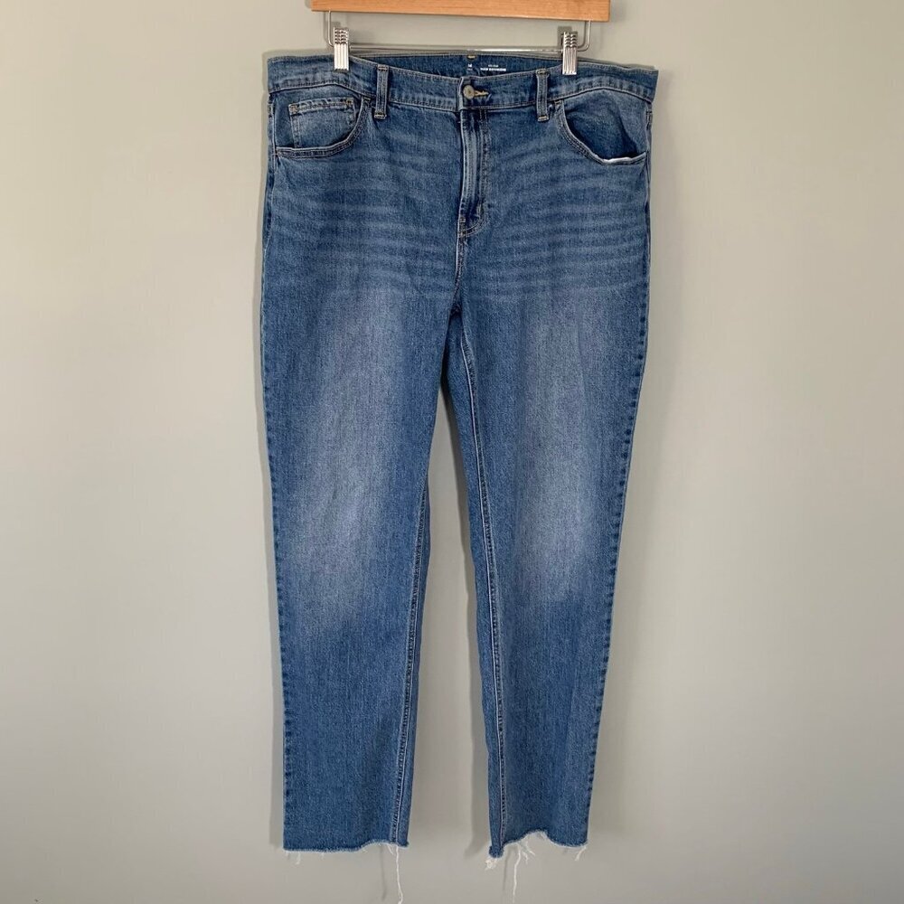 Old Navy Mid Rise Wow Boyfriend Jeans‎ Medium Wash Raw Hem 14 Tall Blue Denim